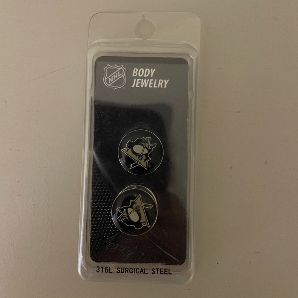 Pittsburgh Penguins gauges, never worn, original packaging